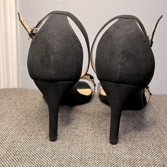 C Comfort black strappy heels, size 9W. - Picture 4 of 13